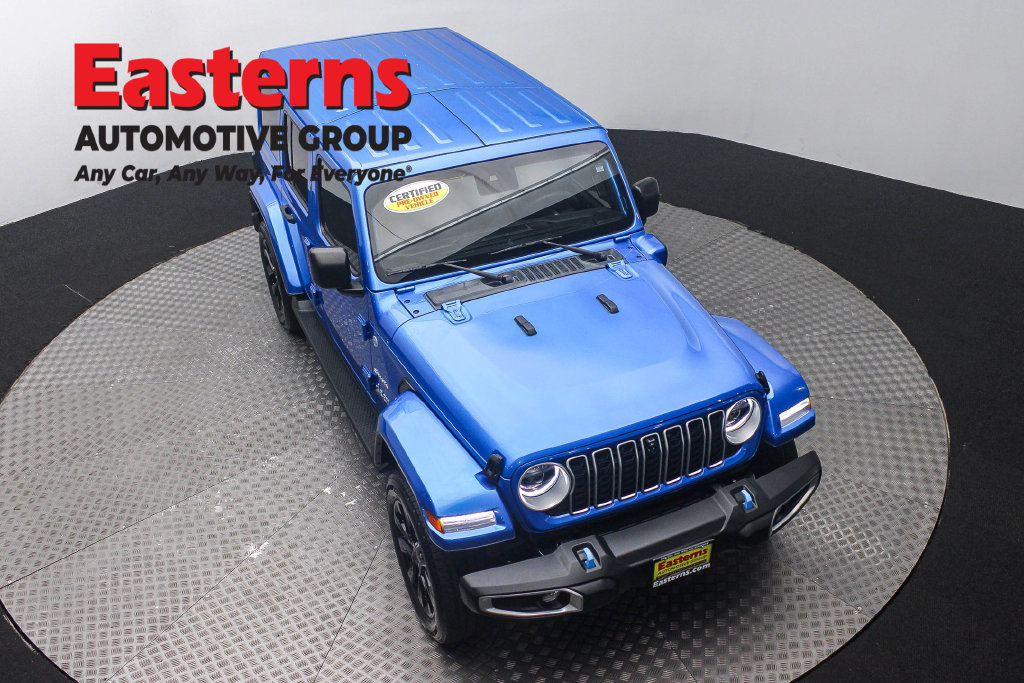 Used 2024 Jeep Wrangler Unlimited Sahara w/ Technology Group AWD/4WD image 3