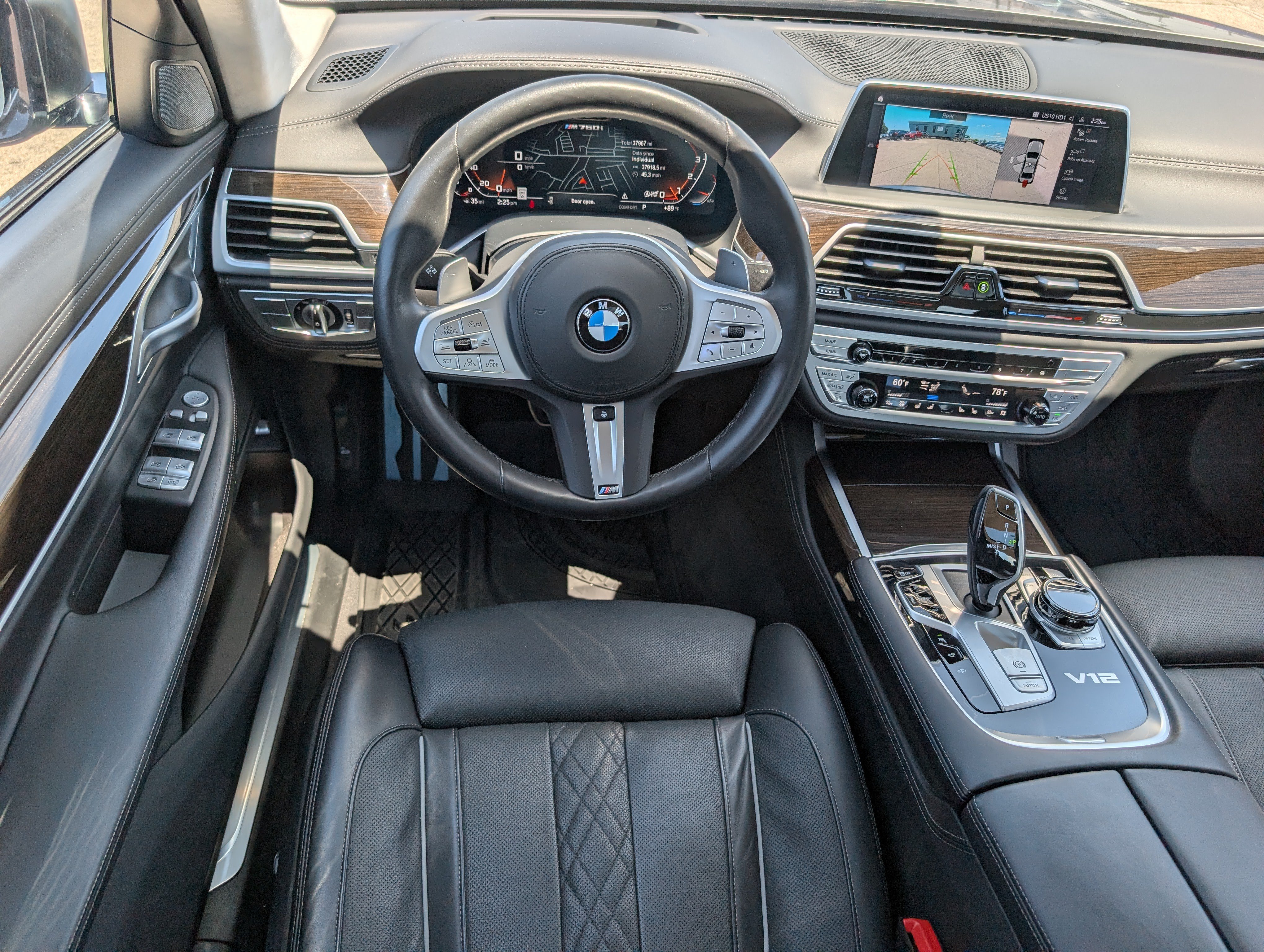 Used 2022 BMW M760i xDrive w/ Luxury Rear Seating Package AWD/4WD image 8