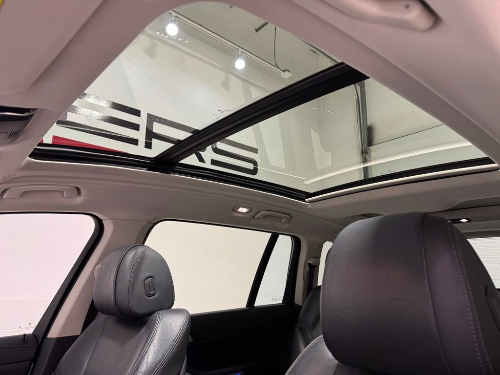 Used 2020 BMW X7 xDrive40i w/ Cold Weather Package image 12