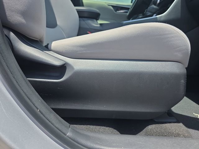 Used 2019 Toyota RAV4 XLE FWD image 35