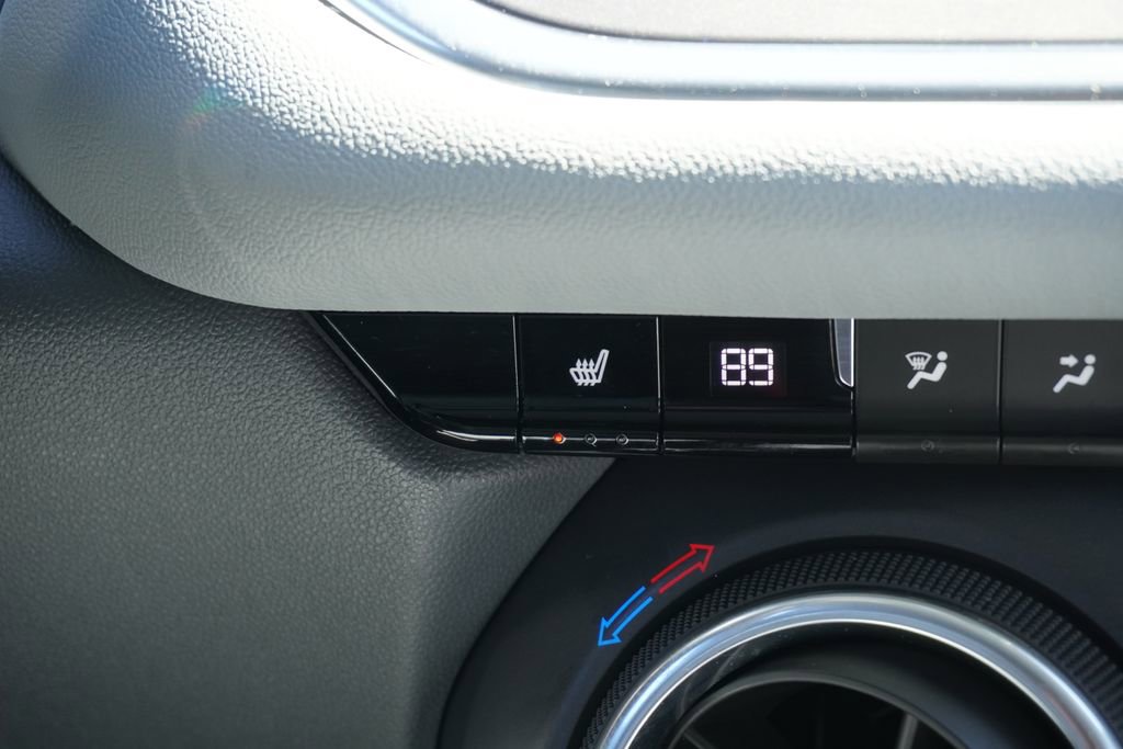 Used 2021 Chevrolet Blazer LT w/ Sound & Technology Package image 24