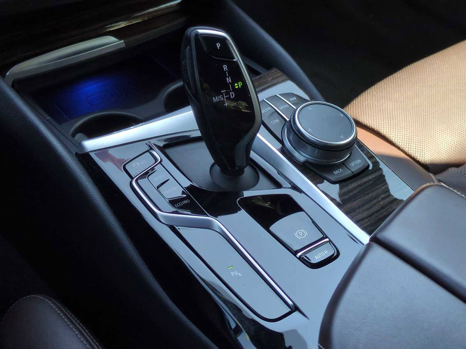 Used 2021 BMW 530i xDrive w/ Premium Package image 34