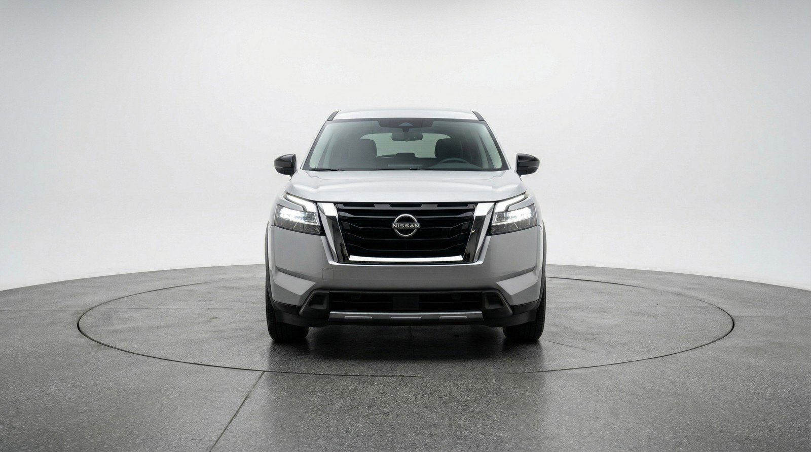 Used 2025 Nissan Pathfinder SV image 2