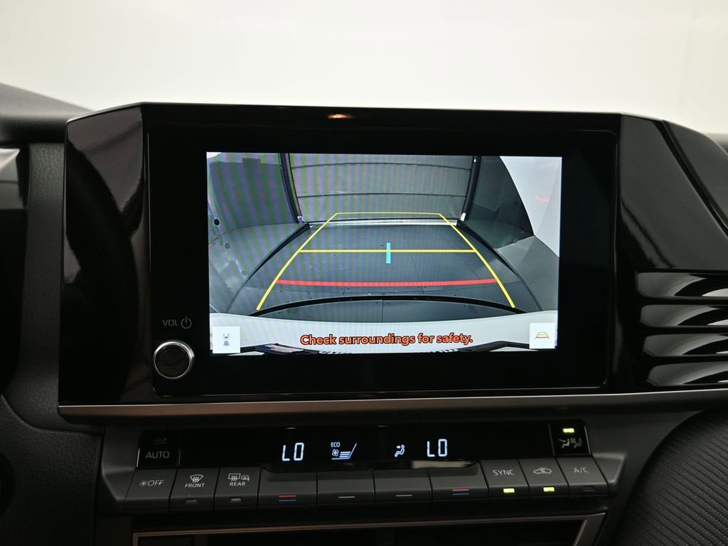 Used 2025 Toyota Camry SE image 17