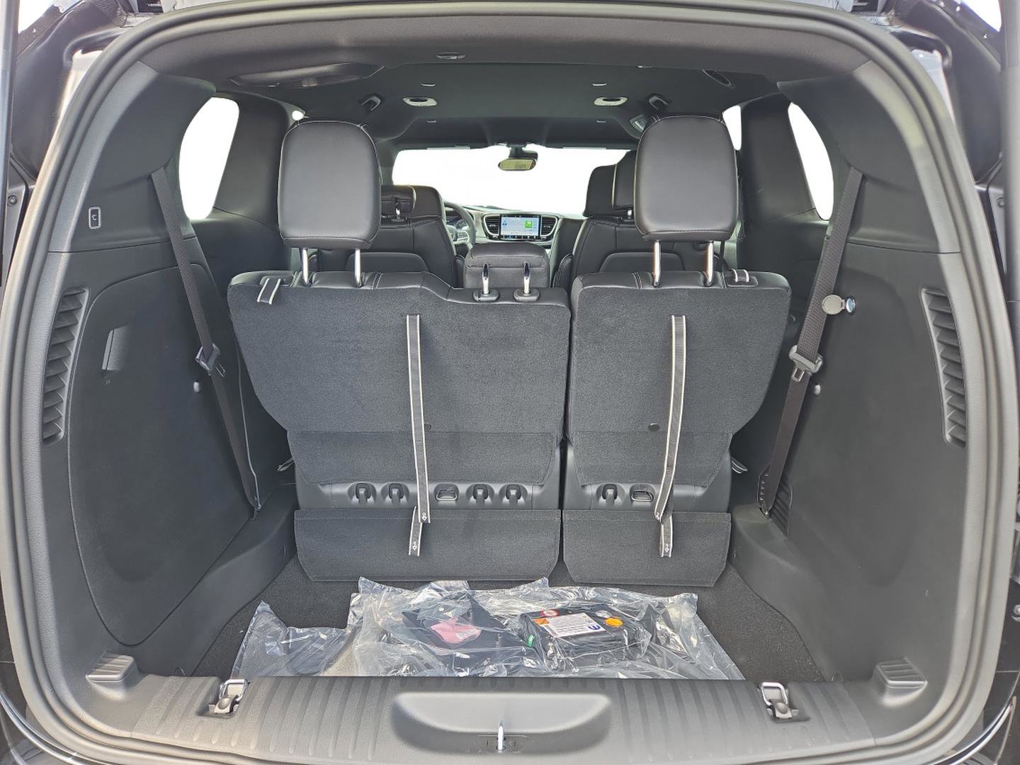 New 2026 Chrysler Pacifica Select image 27