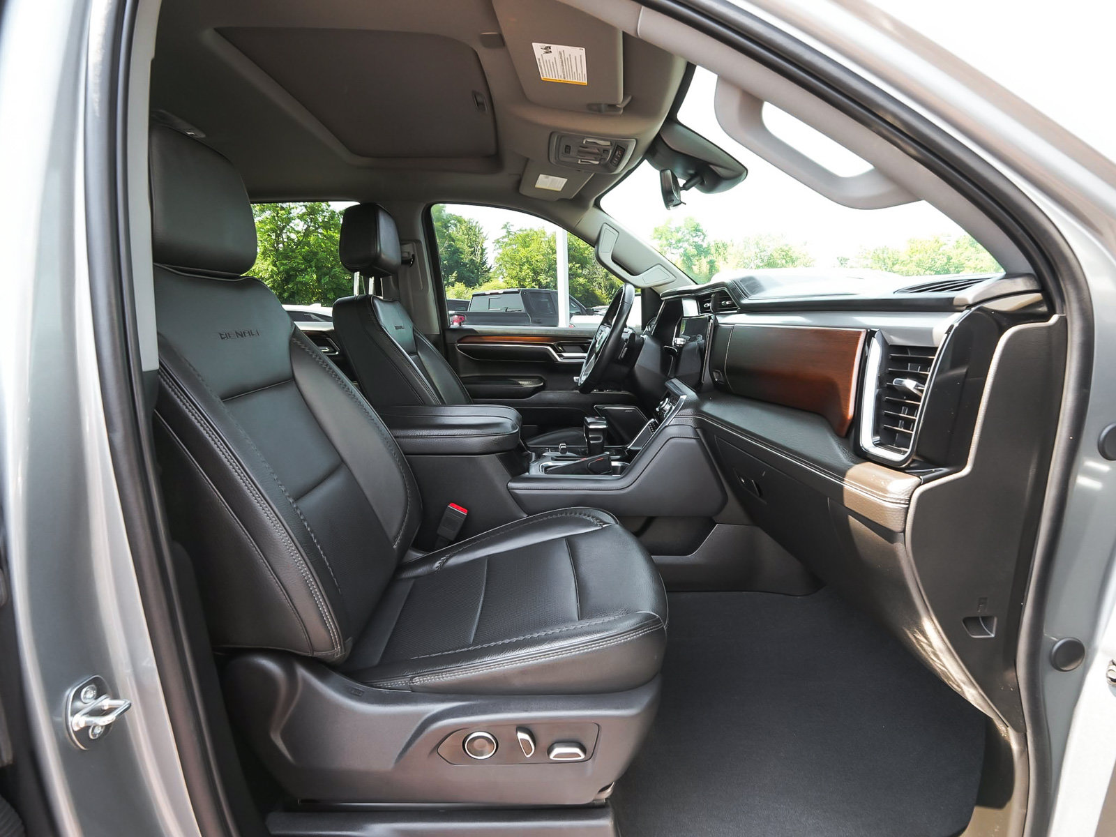 Used 2024 GMC Sierra 1500 Denali AWD/4WD image 41