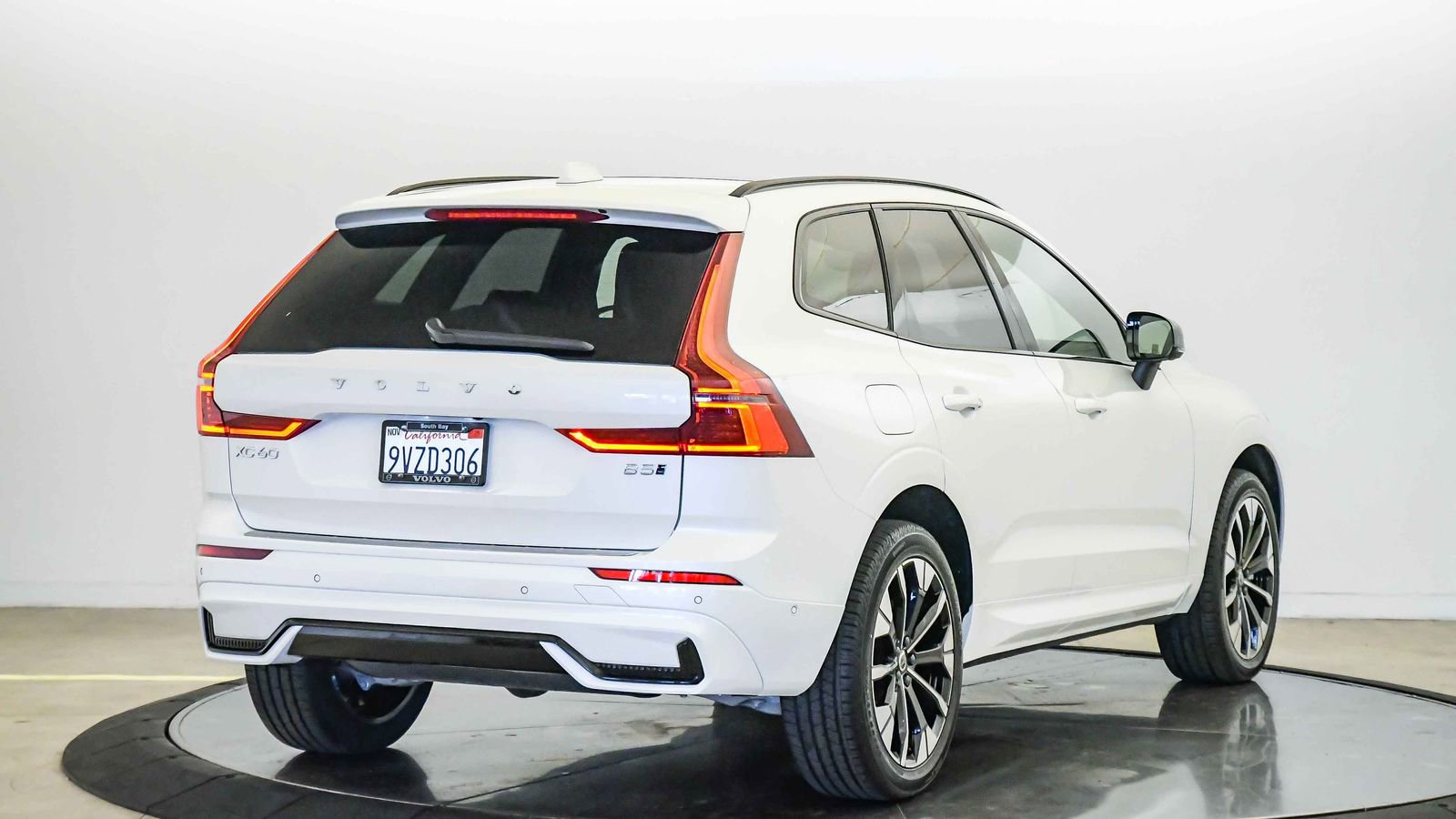 Certified 2026 Volvo XC60 B5 Plus w/ Protection Package Premier AWD/4WD image 5