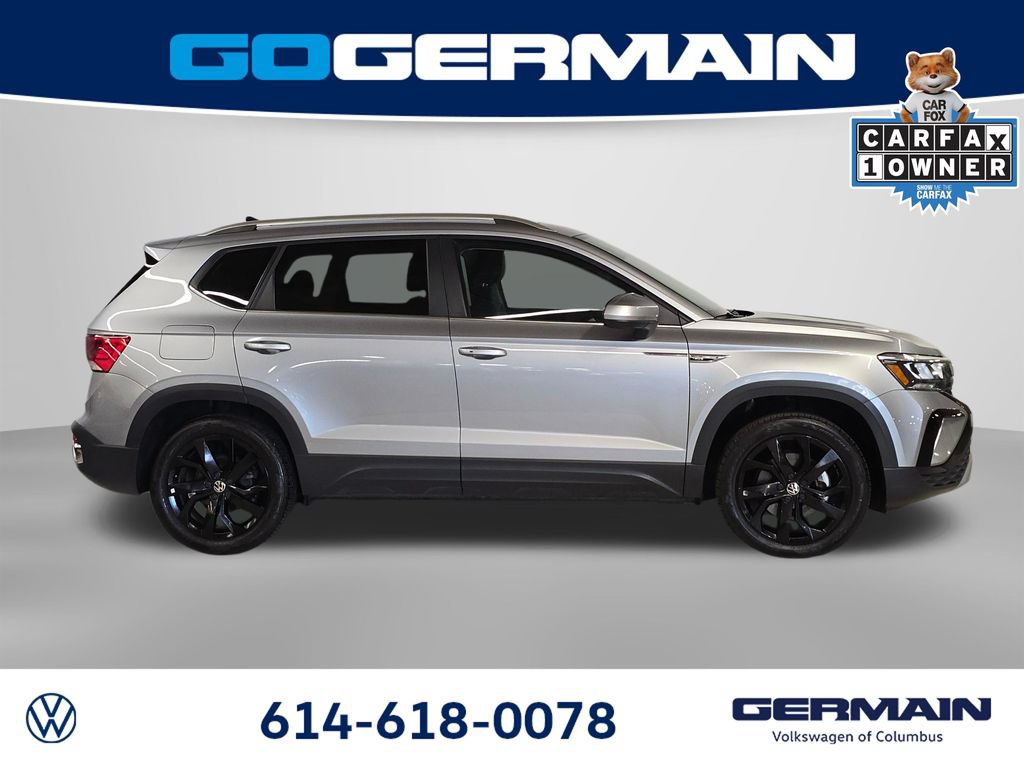 Used 2023 Volkswagen Taos SE w/ Panoramic Sunroof Package AWD/4WD image 6