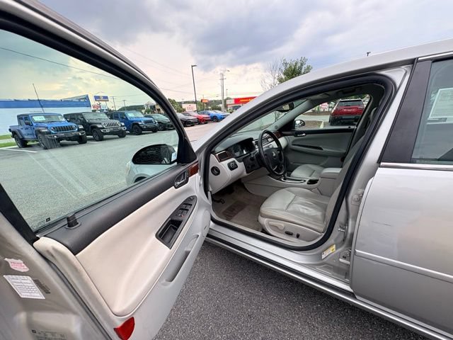 Used 2008 Chevrolet Impala LTZ FWD image 21
