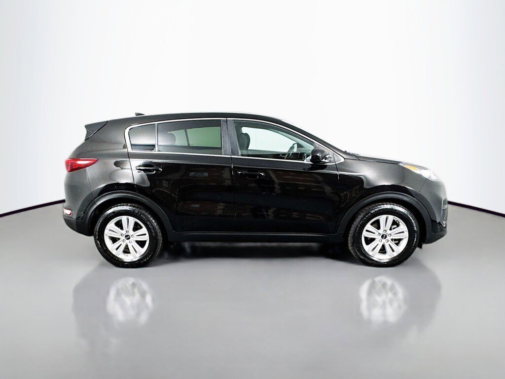 Used 2017 Kia Sportage LX image 6