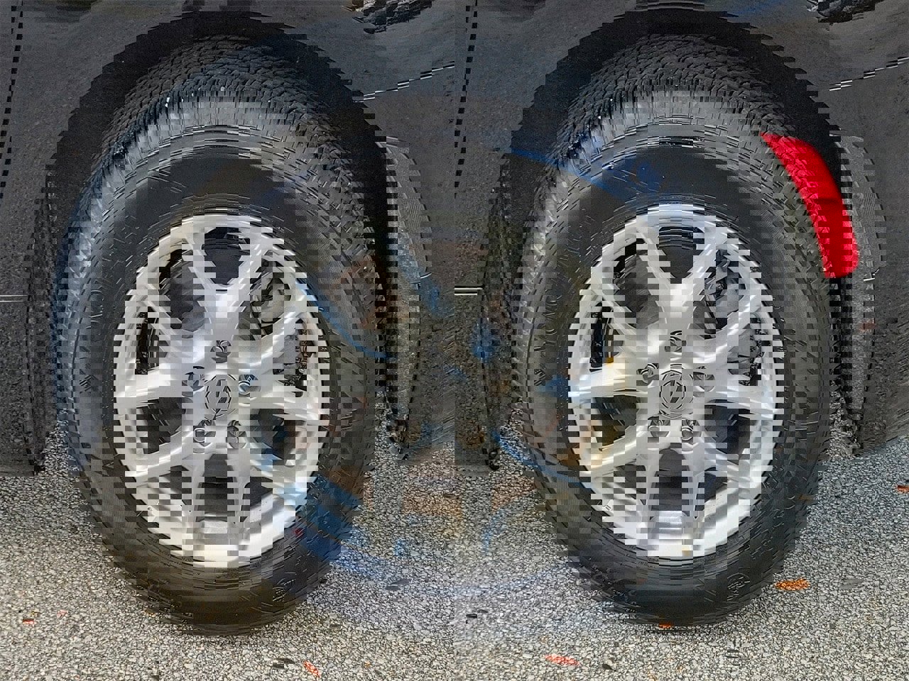 Used 2025 Chrysler Pacifica Select image 5