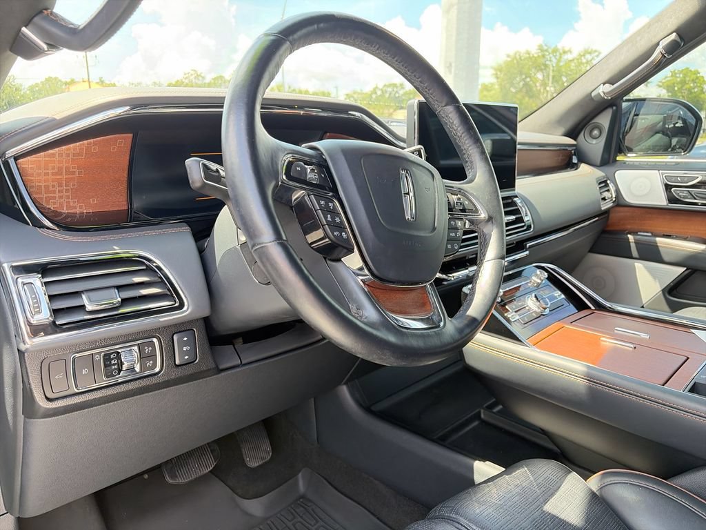 Used 2024 Lincoln Navigator Black Label AWD/4WD image 17