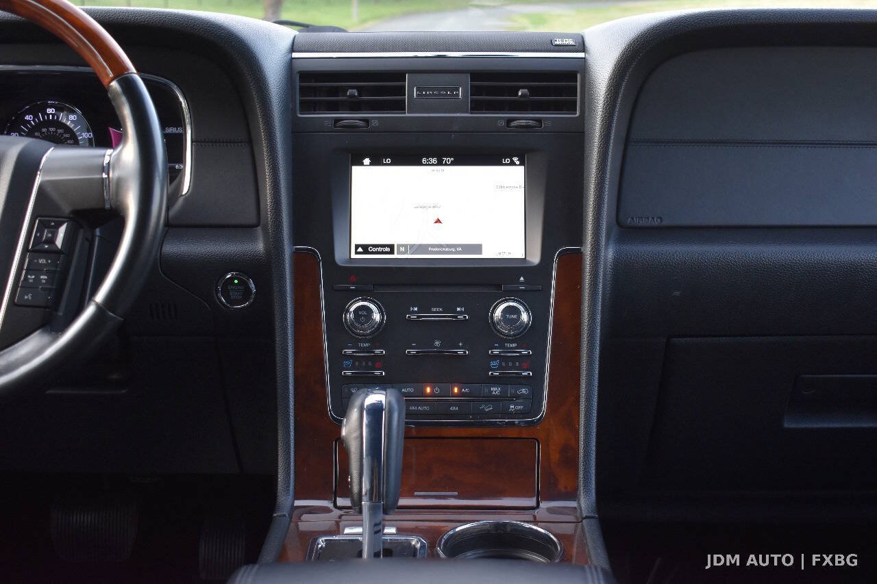 Used 2017 Lincoln Navigator Select AWD/4WD image 26