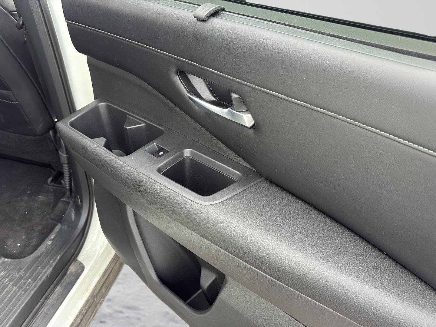 Used 2022 Nissan Pathfinder SL AWD/4WD image 19