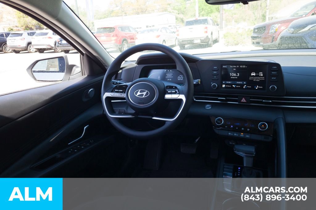 Used 2025 Hyundai Elantra Blue image 20