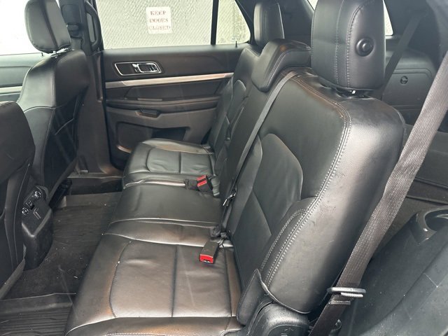Used 2018 Ford Explorer XLT w/ Equipment Group 202A image 10