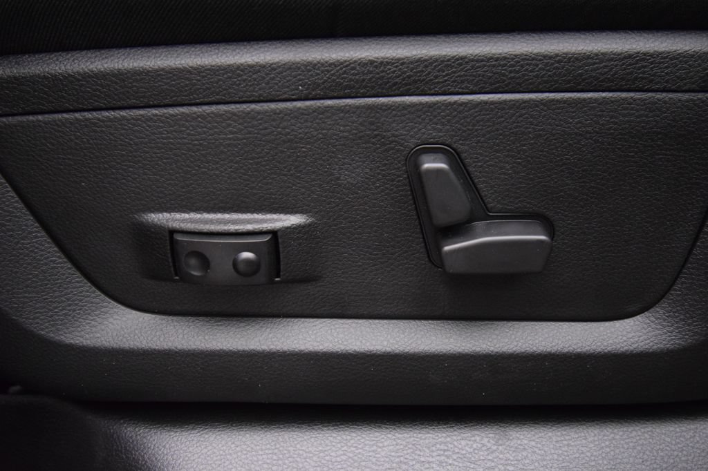 New 2026 RAM 2500 Laramie AWD/4WD image 19