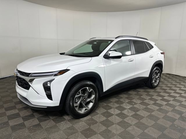 Used 2024 Chevrolet Trax LT w/ Driver Confidence Package image 7