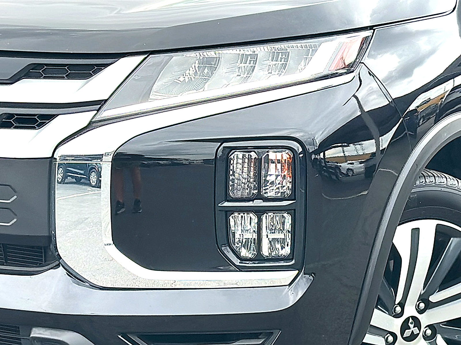 Used 2024 Mitsubishi Outlander Sport ES AWD/4WD image 4