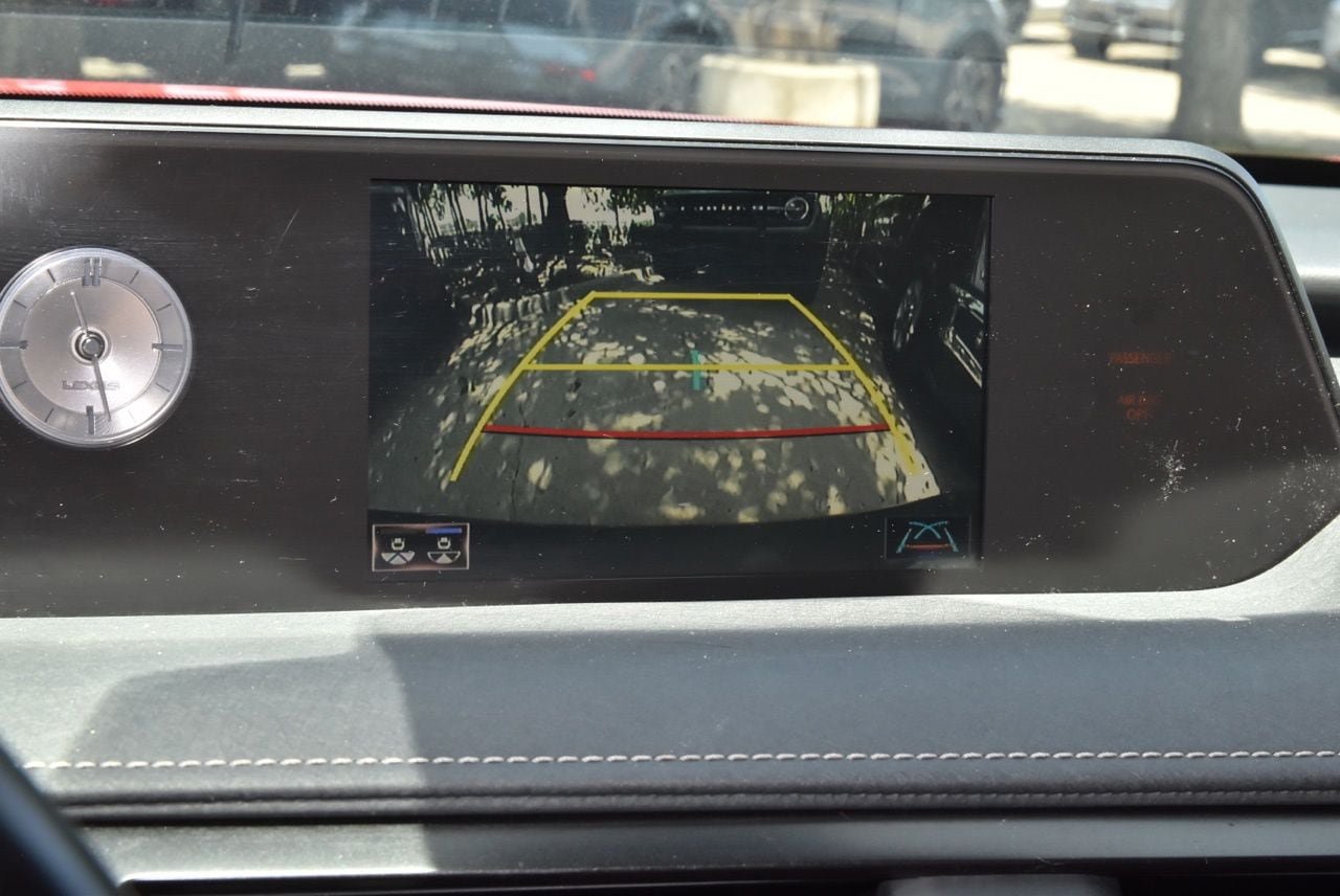 Used 2020 Lexus UX 200 w/ Premium Package FWD image 28