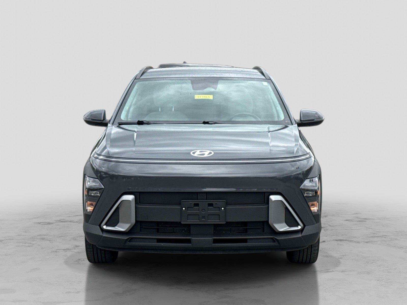 Used 2024 Hyundai Kona SEL FWD image 2