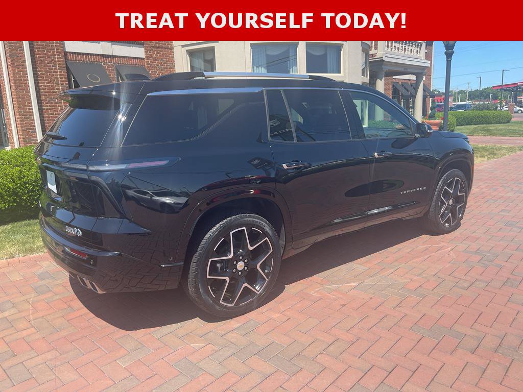 Used 2025 Chevrolet Traverse High Country w/ LPO, Floor Liner Package AWD/4WD image 8