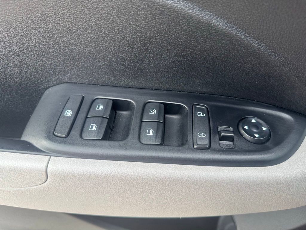 Certified 2023 Hyundai Venue SEL image 16