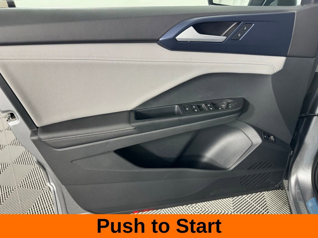 Used 2024 Volkswagen Taos SE image 10