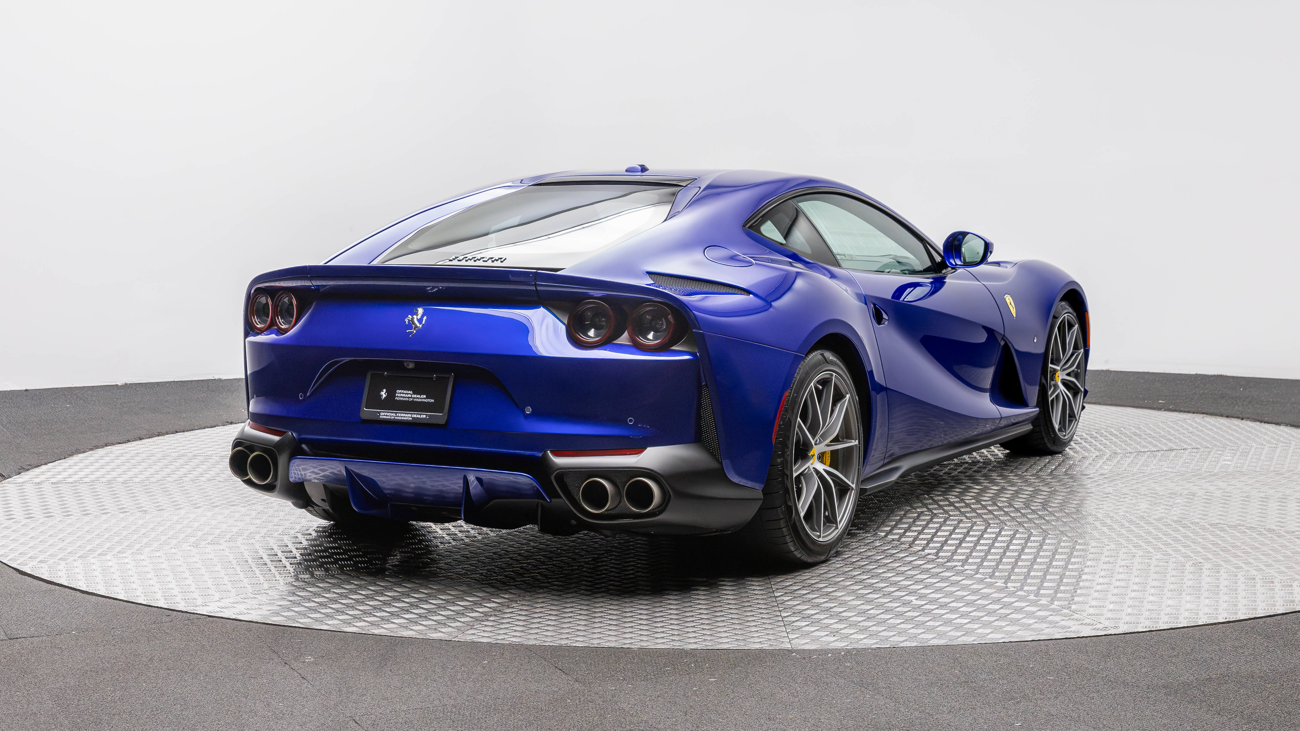 Used 2020 Ferrari 812 Superfast RWD image 7