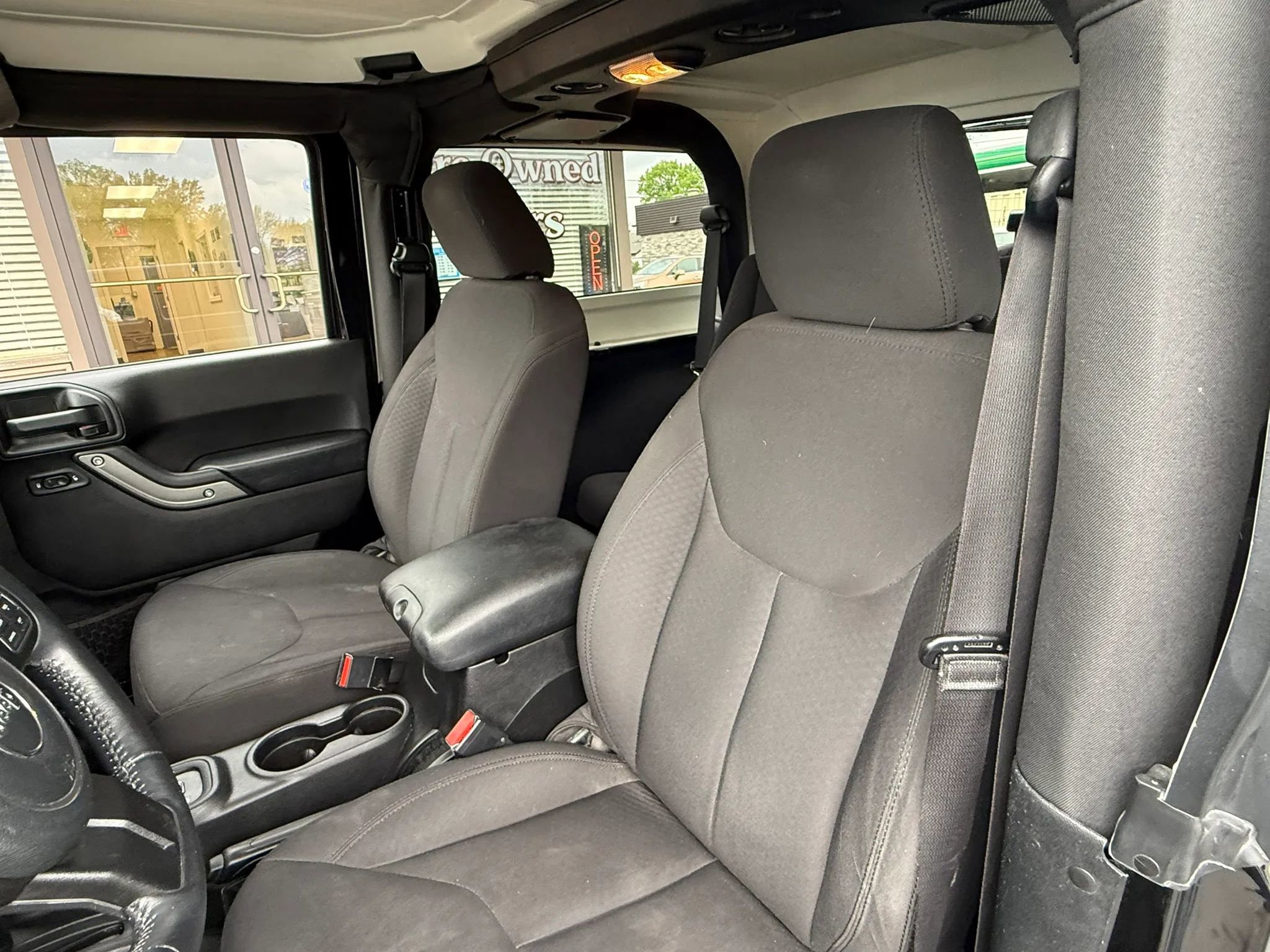 Used 2016 Jeep Wrangler Sport w/ Quick Order Package 24S AWD/4WD image 18