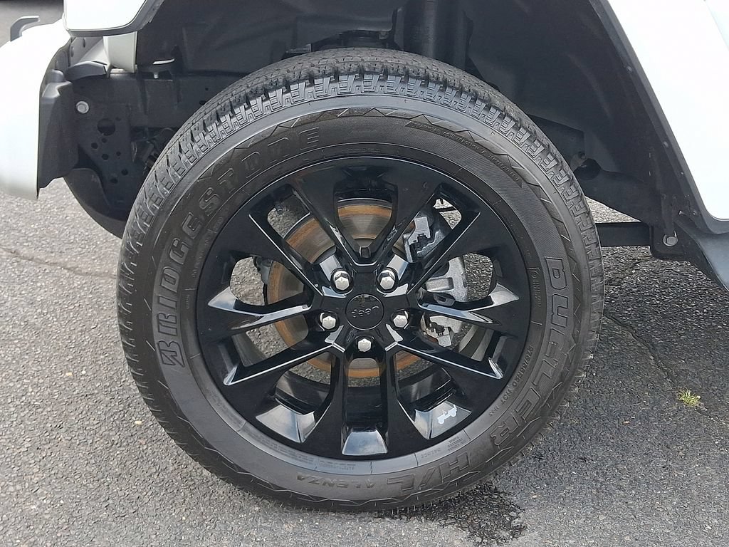 Used 2022 Jeep Wrangler Unlimited Sahara AWD/4WD image 12