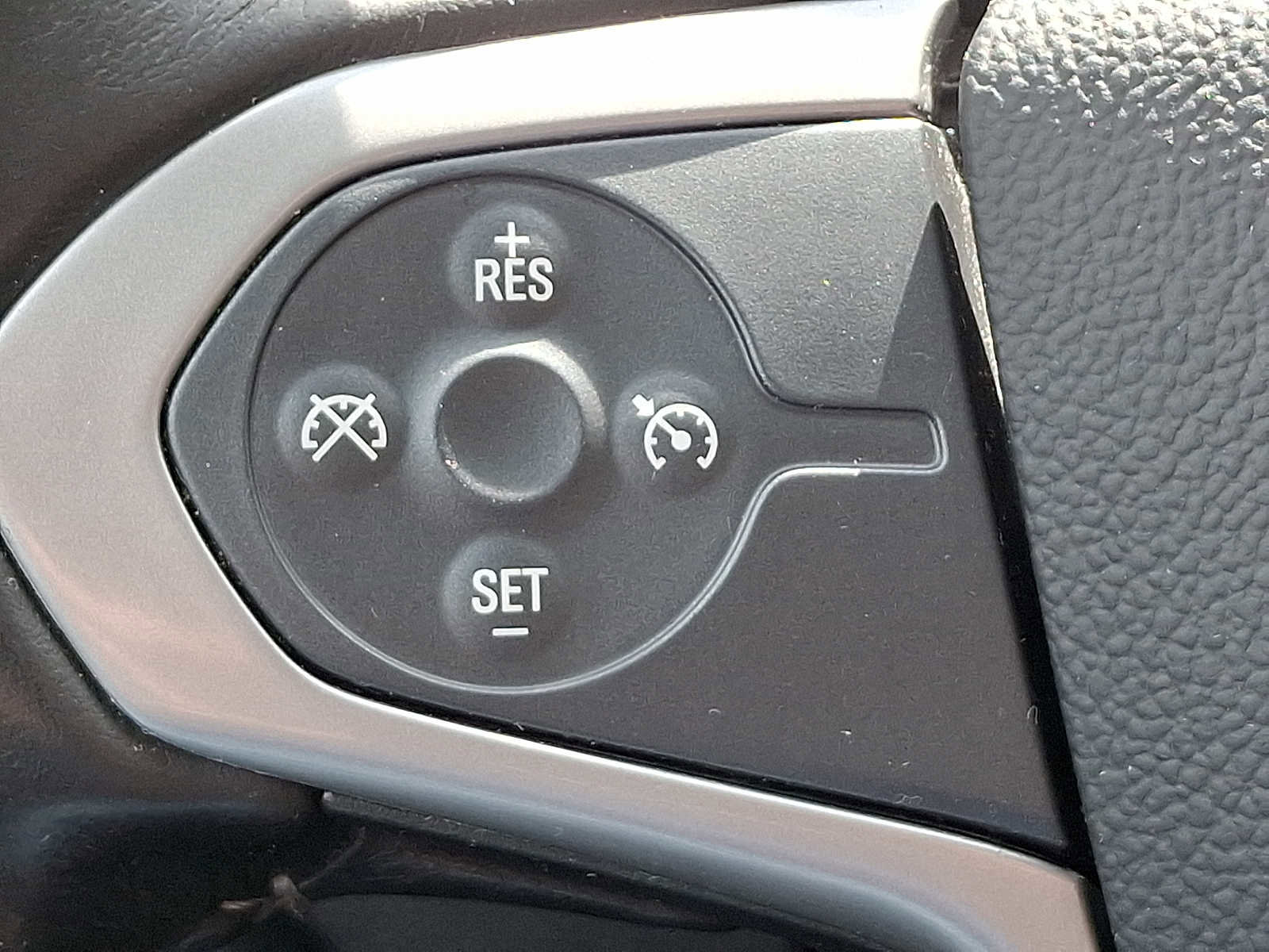 Used 2019 Chevrolet Colorado LT w/ Colorado RST Special Edition image 21
