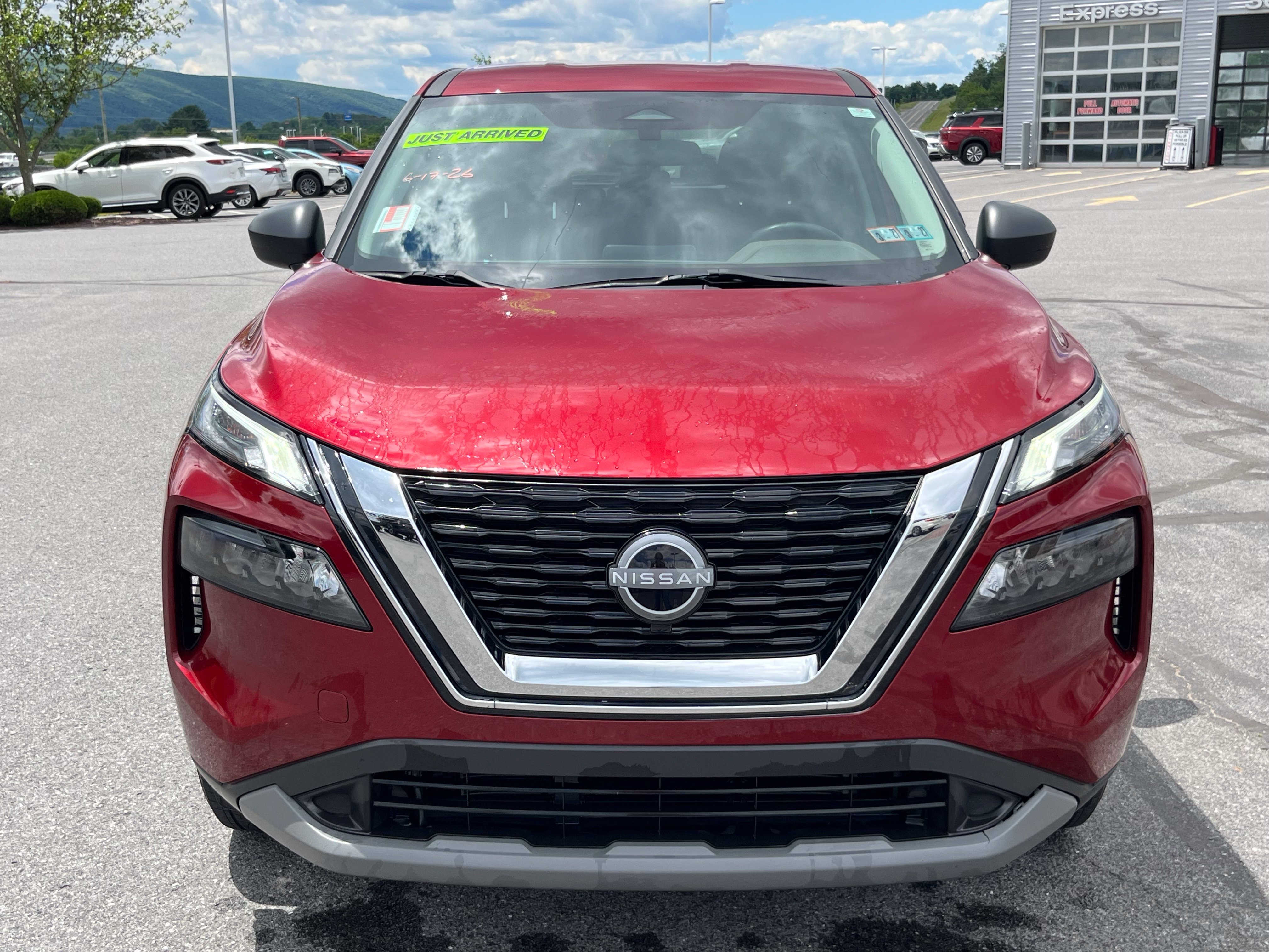 Used 2023 Nissan Rogue S AWD/4WD image 11