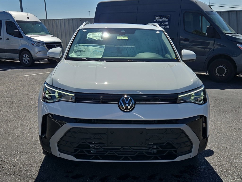 New 2025 Volkswagen Taos SE image 3