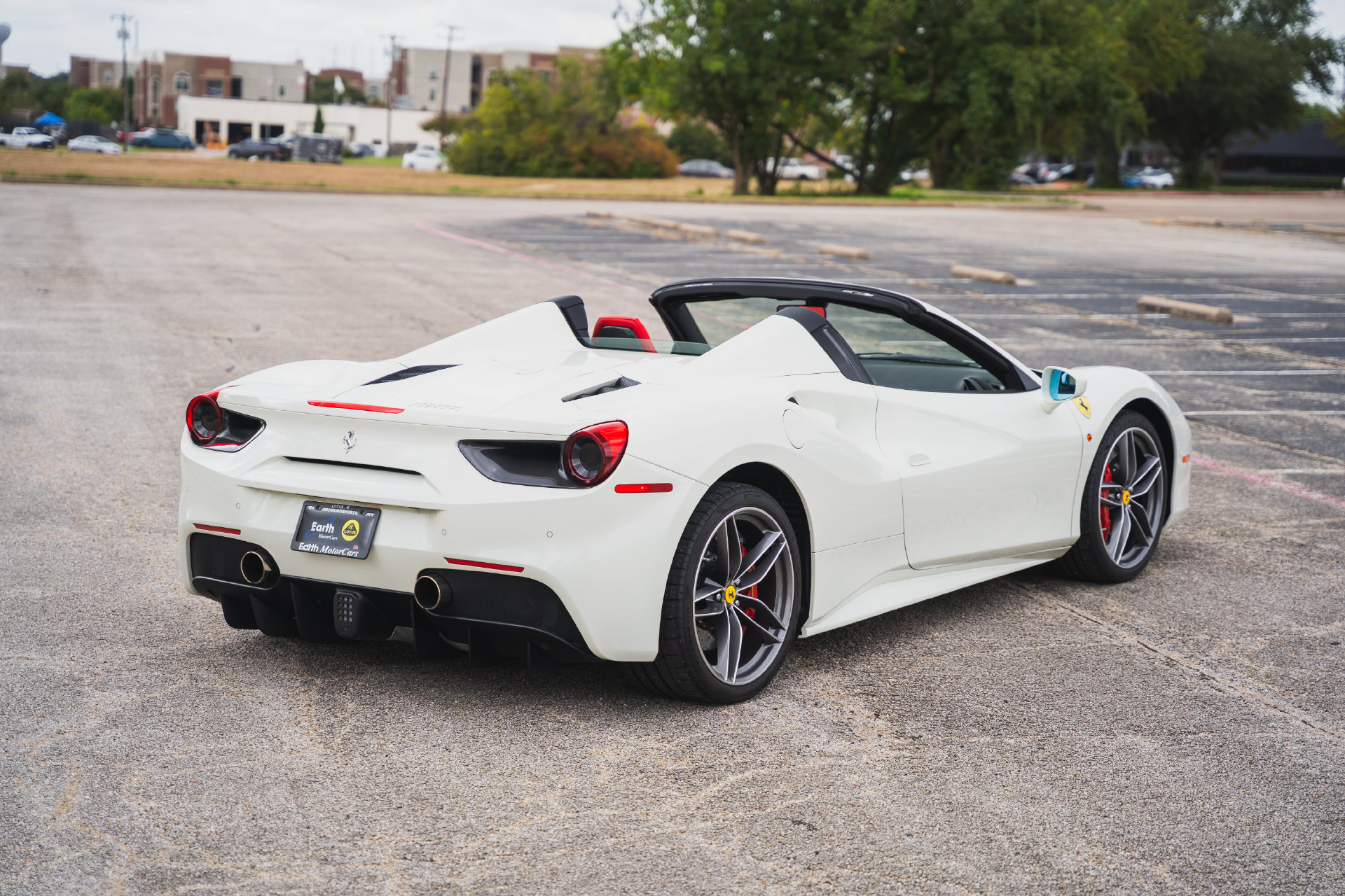 Used 2018 Ferrari 488 Spider RWD image 12