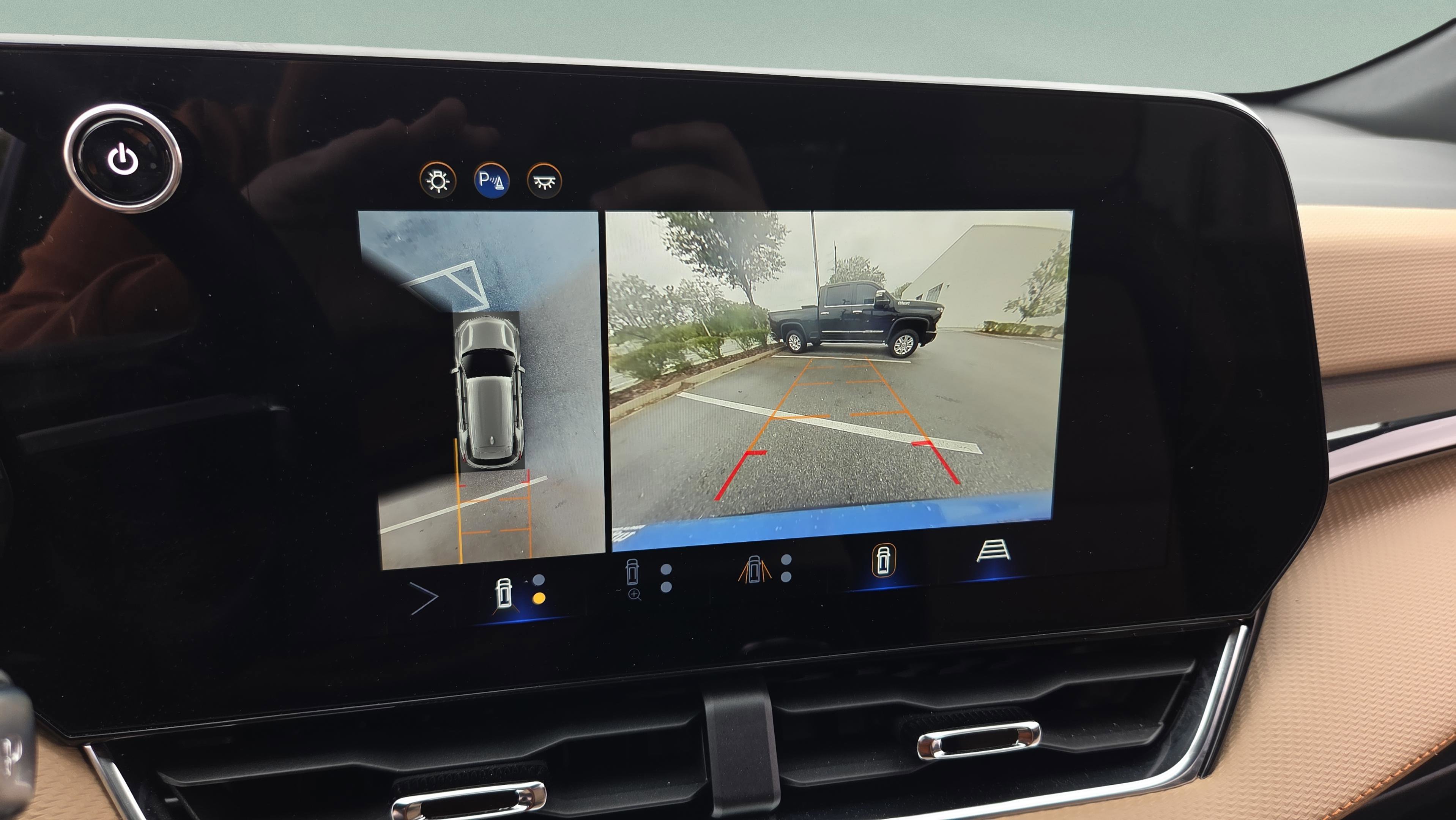 Certified 2025 Chevrolet Equinox ACTIV w/ Safety and Technology Package AWD/4WD image 20