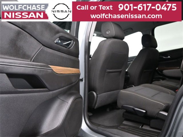 Used 2023 GMC Acadia SLE w/ Driver Convenience Package image 13