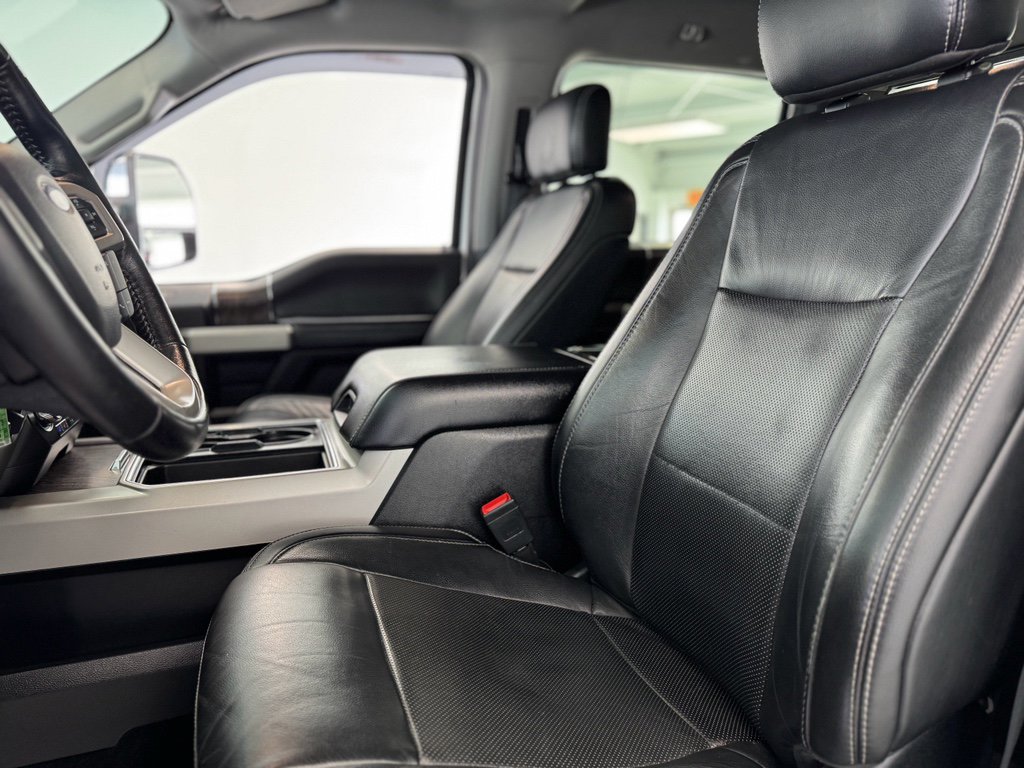 Used 2019 Ford F250 Lariat w/ Chrome Package image 15