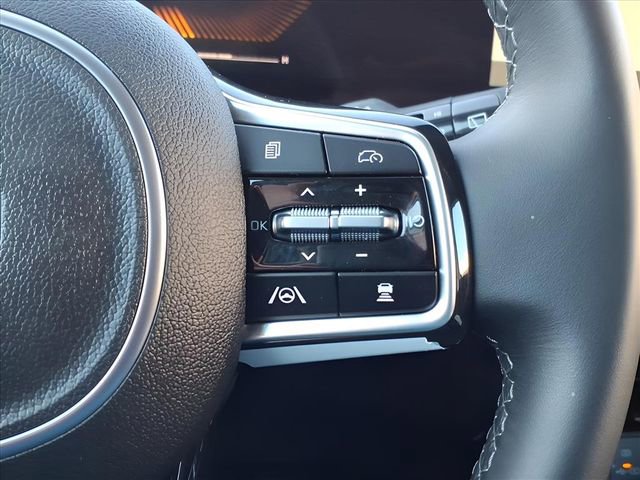 Used 2025 Kia Sorento S image 31