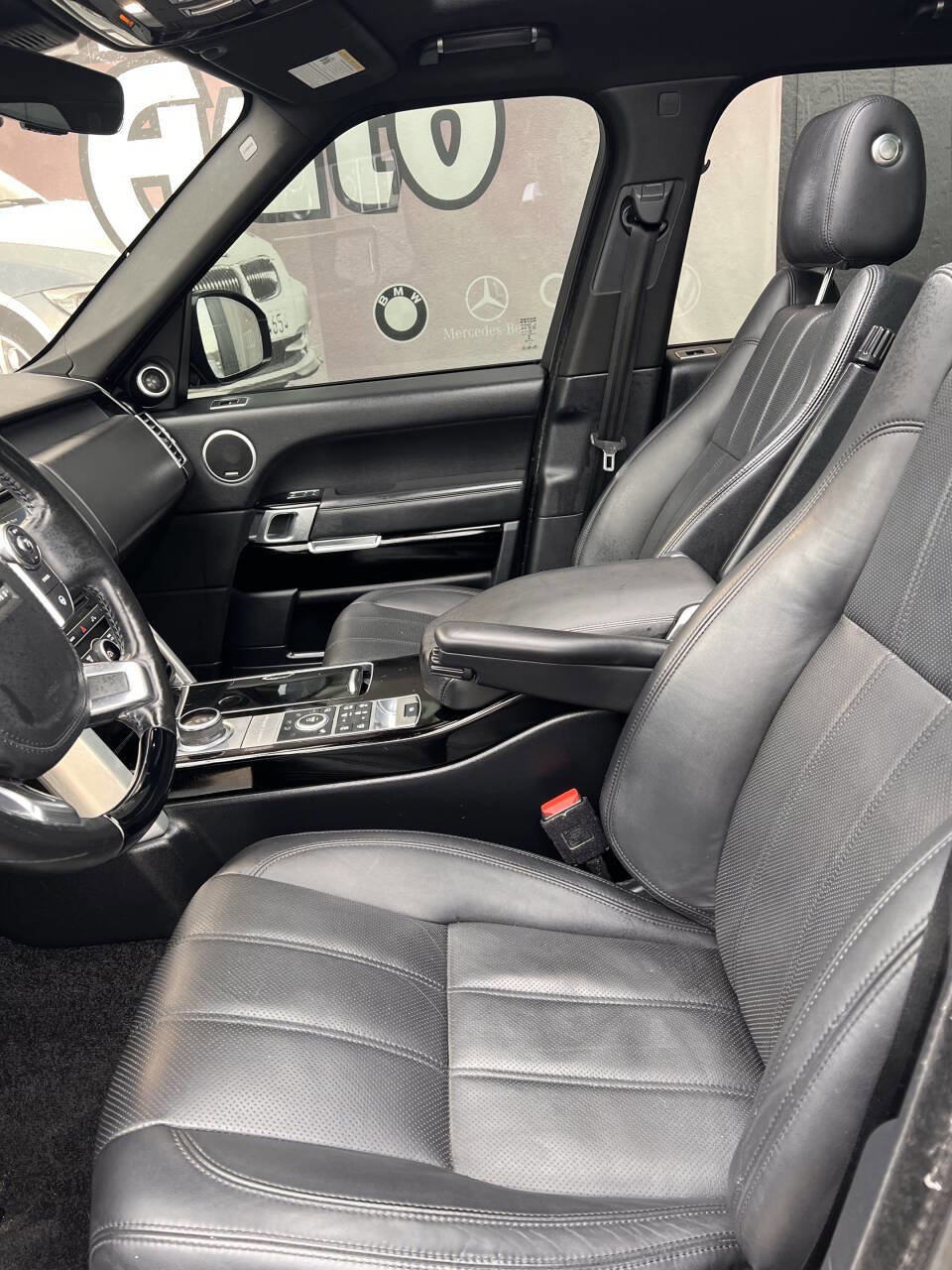 Used 2017 Land Rover Range Rover HSE image 12