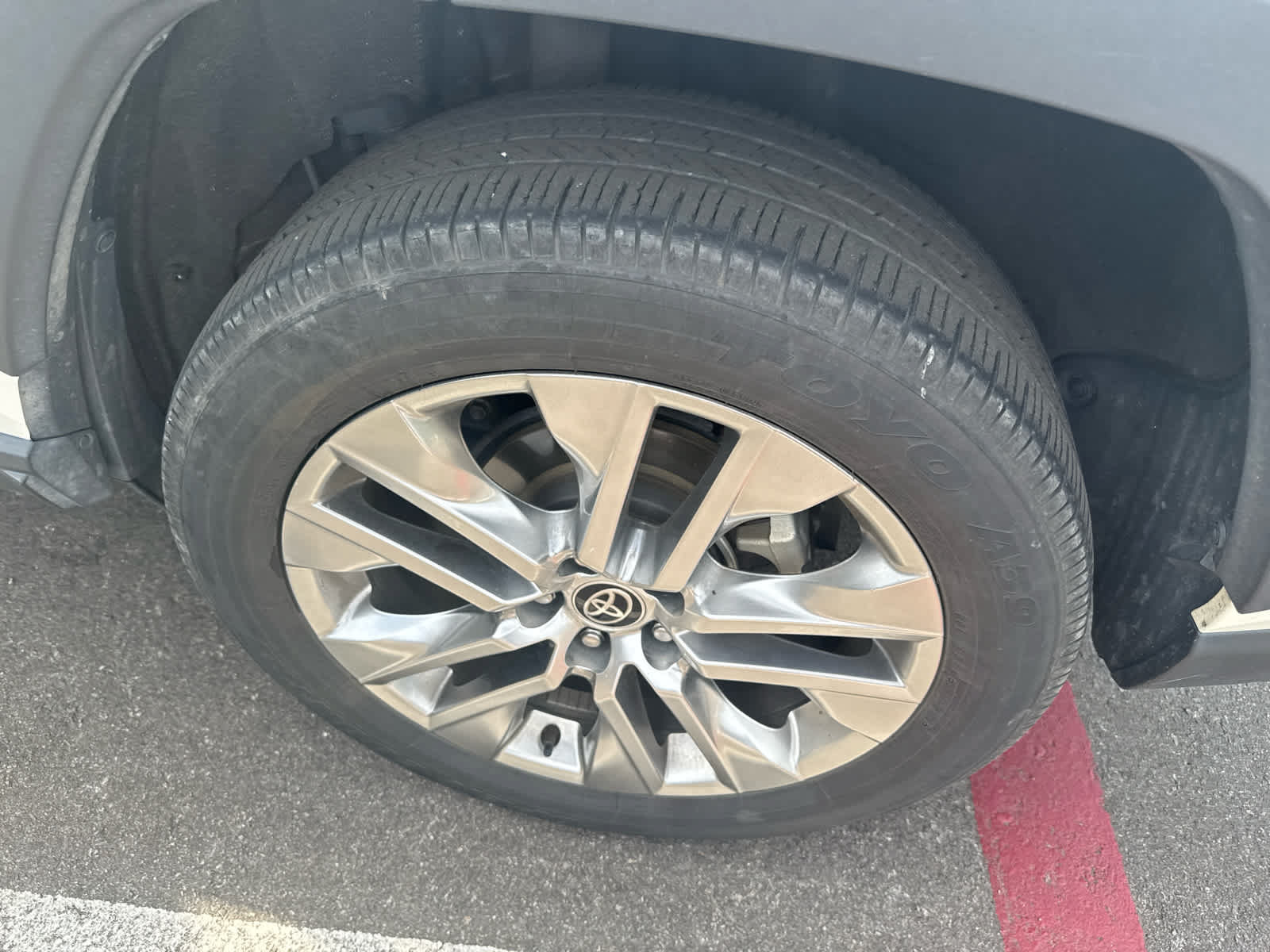 Used 2021 Toyota RAV4 XLE Premium AWD/4WD image 5