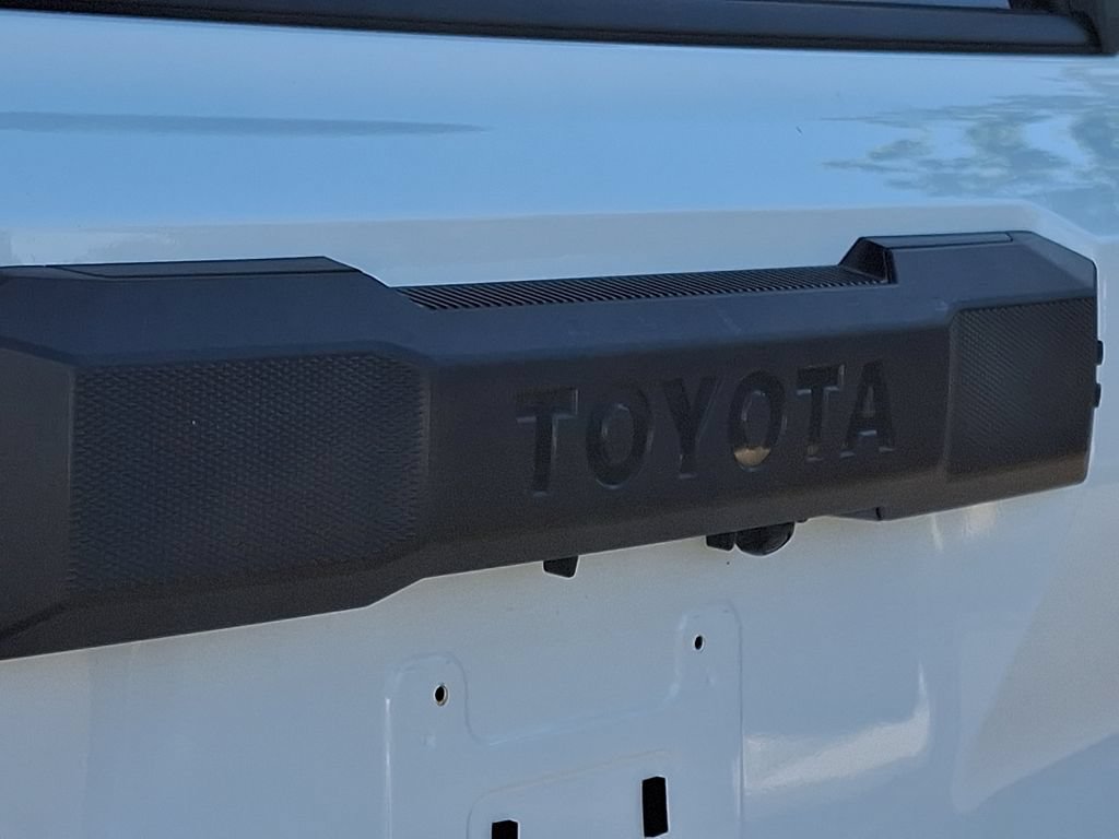 Certified 2025 Toyota 4Runner SR5 AWD/4WD image 32