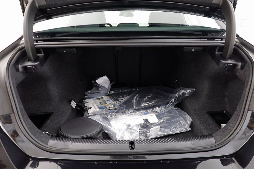 New 2026 BMW 530i xDrive w/ Premium Package image 17