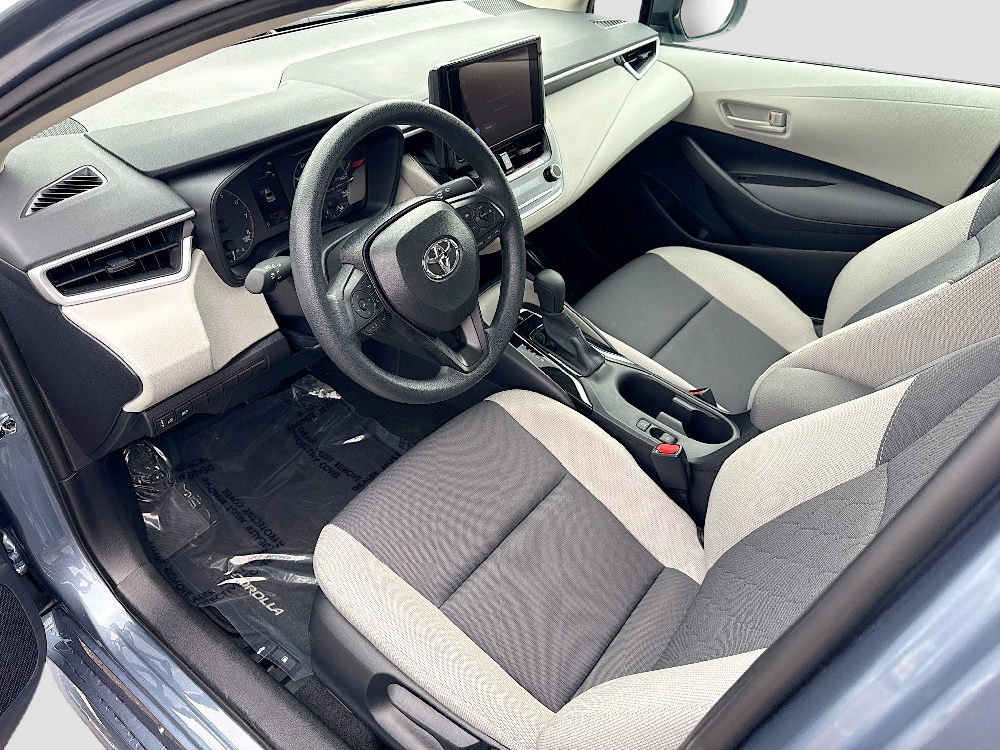 Used 2025 Toyota Corolla LE image 24