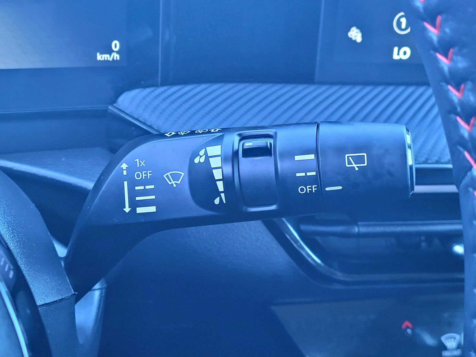 Used 2025 Nissan Kicks SR FWD image 32