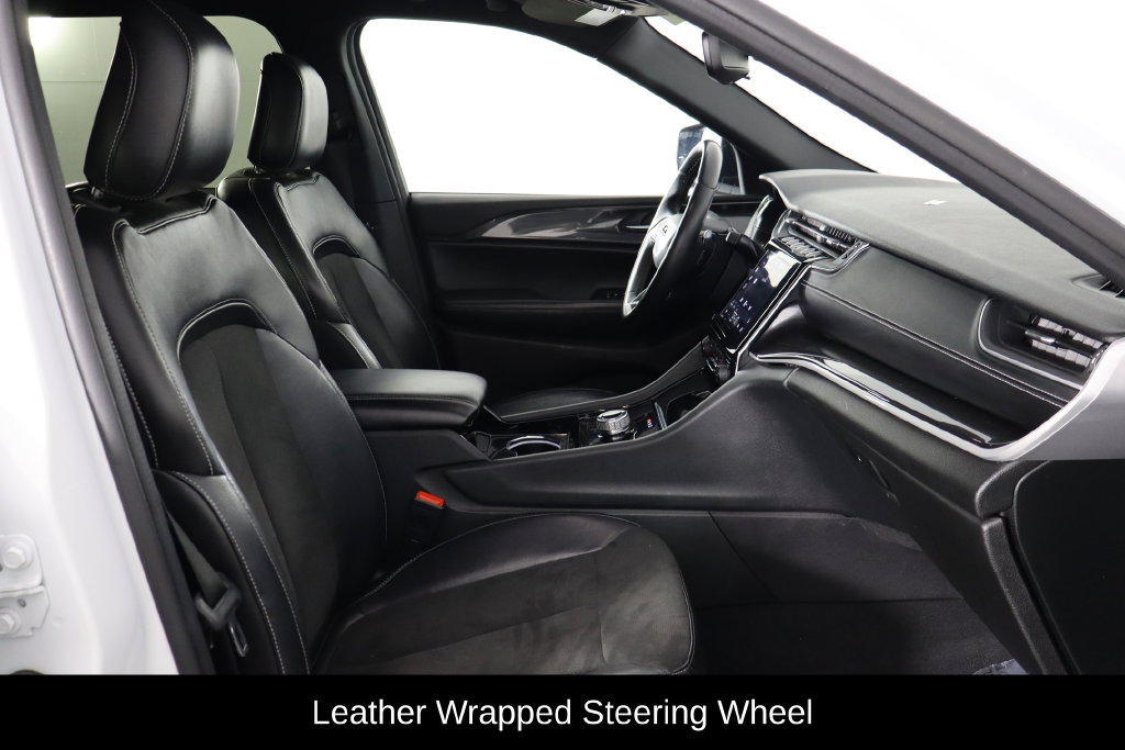 Used 2022 Jeep Grand Cherokee L Laredo AWD/4WD image 19