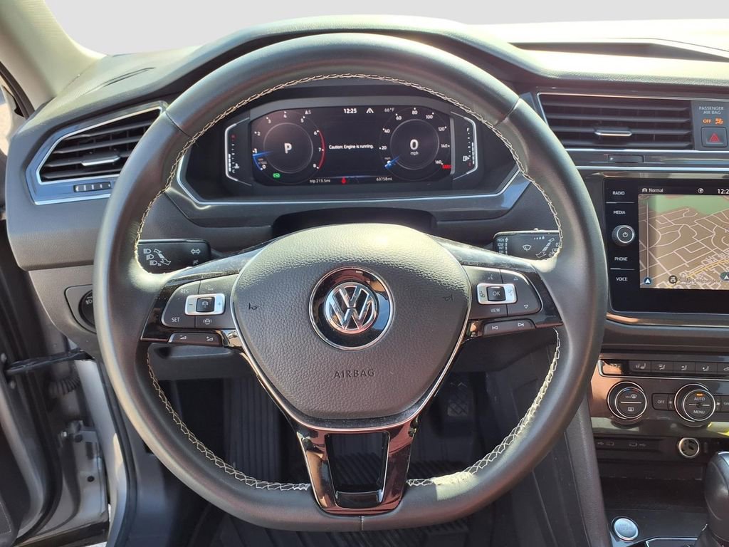 Used 2021 Volkswagen Tiguan SEL AWD/4WD image 22