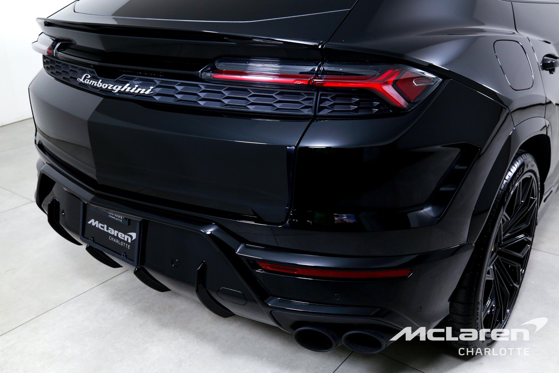 Used 2025 Lamborghini Urus S AWD/4WD image 48