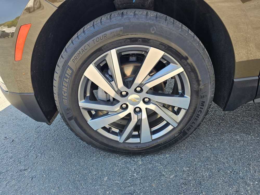 Used 2024 Chevrolet Equinox Premier AWD/4WD image 12