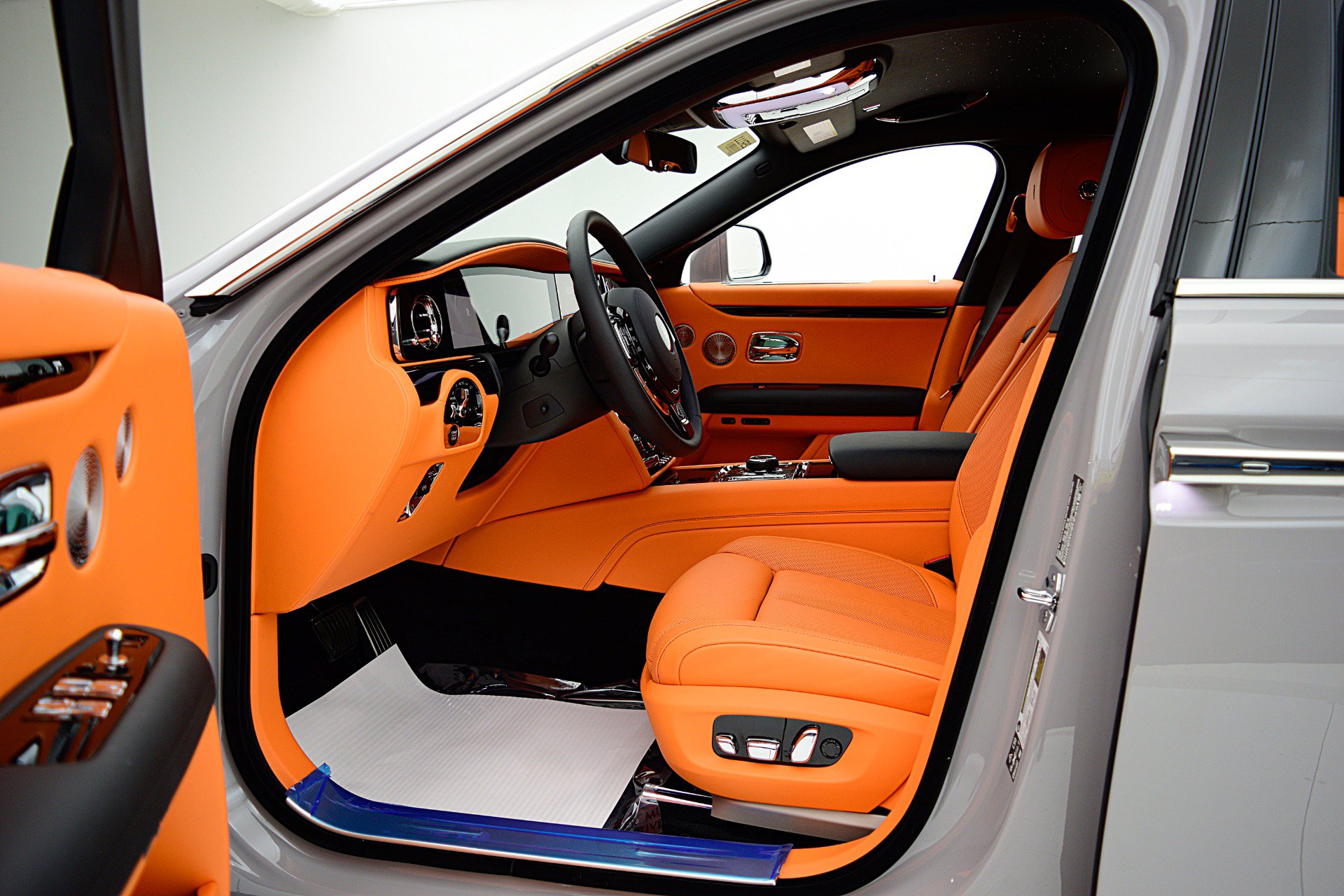 Used 2025 Rolls-Royce Ghost AWD/4WD image 39